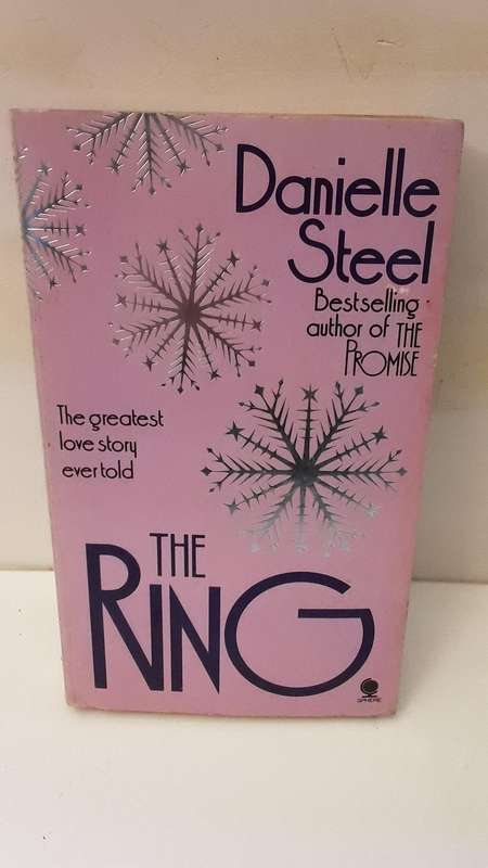 Book :  The Ring , Danielle Steel