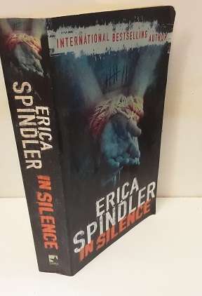 Book :  In Silence - Erica Spindler