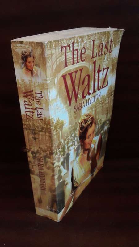 BOOKS - The Last Waltz , Sara Hylton