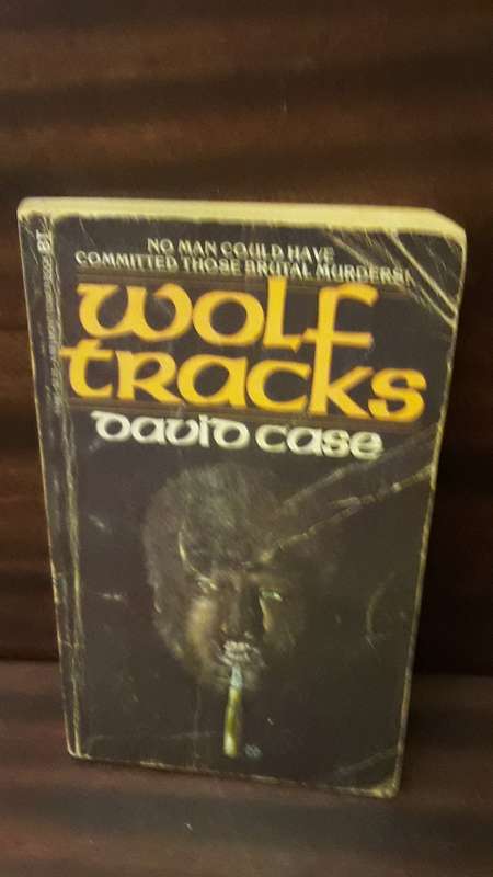 Book -  Wolf Tracks , David Case