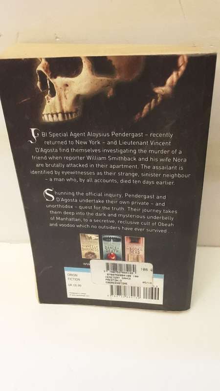 BOOK -  Cemetery Dance  - Douglas Preston