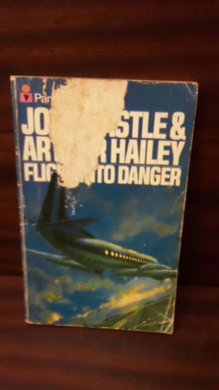 Book - Flight into danger , Castle Hailey