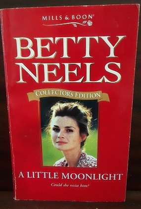 BOOKS -  A Little Moonlight , Betty Neels