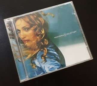 CD music : Madonna , ray of light