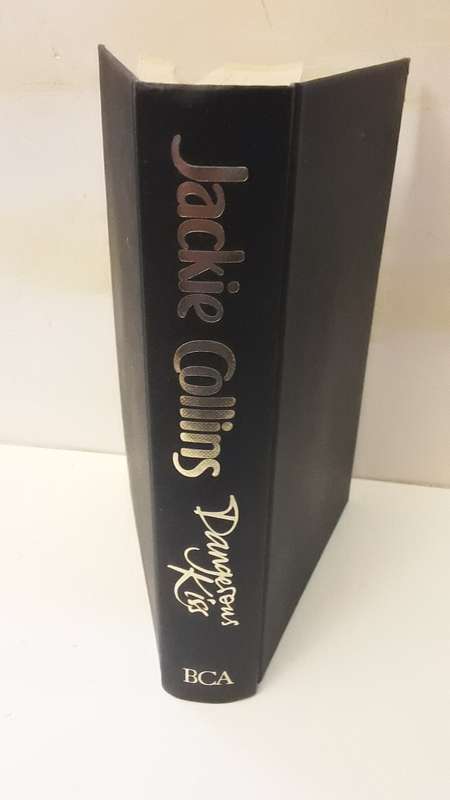 Book : Dangerous Kiss - Jackie Collins