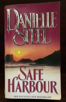 BOOKS -  Safe Harbour , Danielle Steel