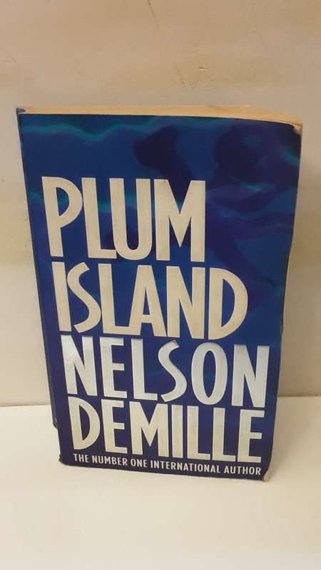 Book : Plum Island , Nelson Demille
