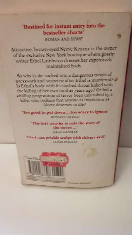 Book : While my pretty one sleeps , Mary Higgins Clark