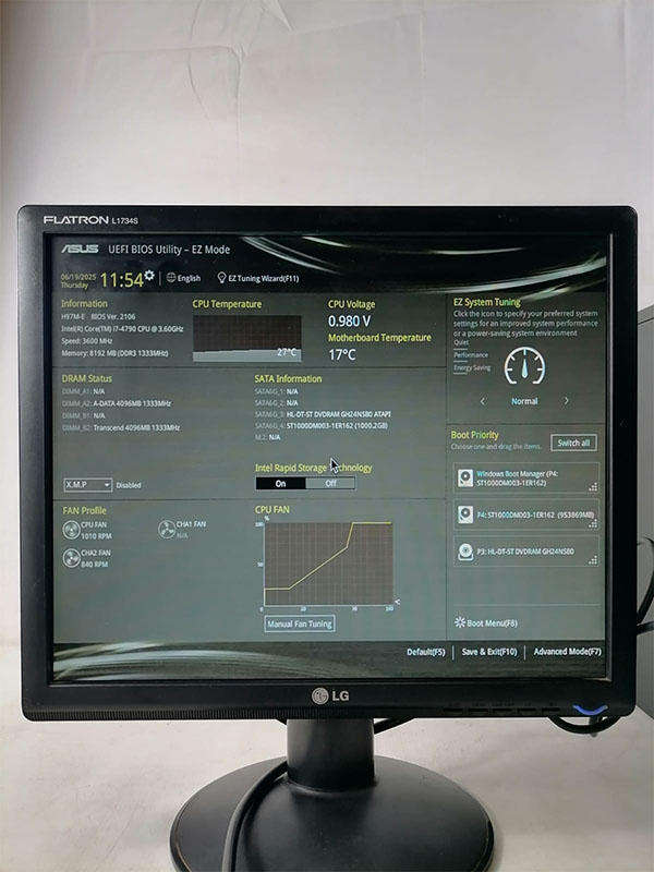 Proline Computer with screen , power cable , mouse , VGA Cable & keyboard