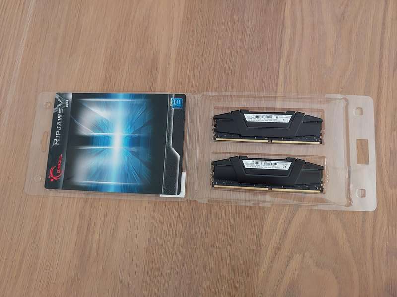 G Skill Ripjaws V DDR4-3200 CL16-18-18-38 1.35V 16GB (2x8GB) F4-3200C16D-16GVKB