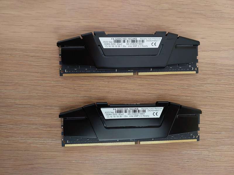 G Skill Ripjaws V DDR4-3200 CL16-18-18-38 1.35V 16GB (2x8GB) F4-3200C16D-16GVKB
