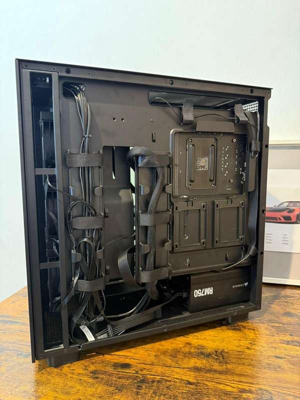 Custom Build gaming PC