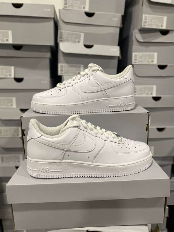 NIKE