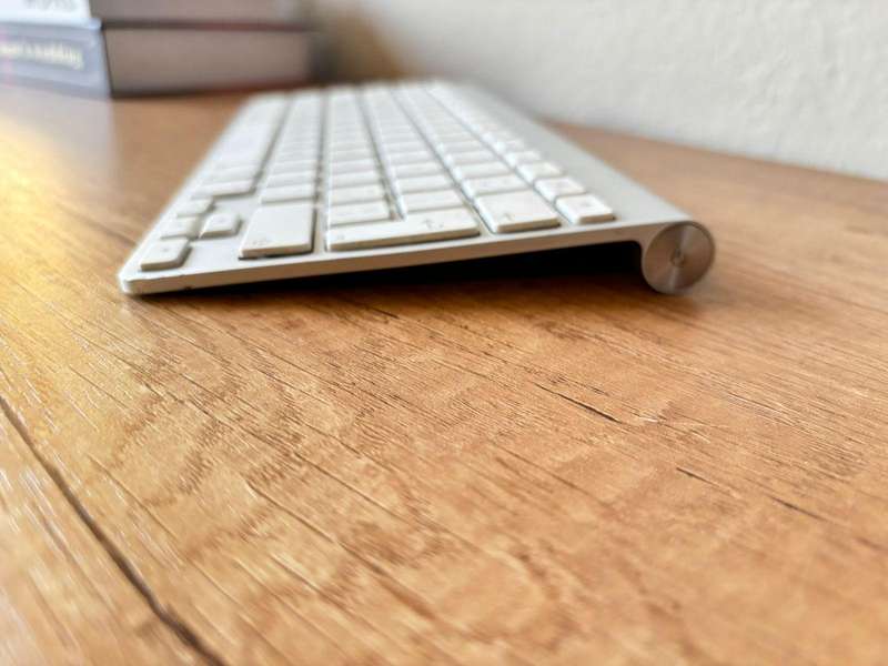 Apple Magic Keyboard (1st Gen)  Wireless