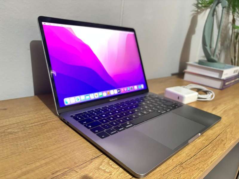 Apple MacBook Pro 13" (2017)  Retina Display, Core i5, 8GB RAM, 128GB SSD  Excellent Condition