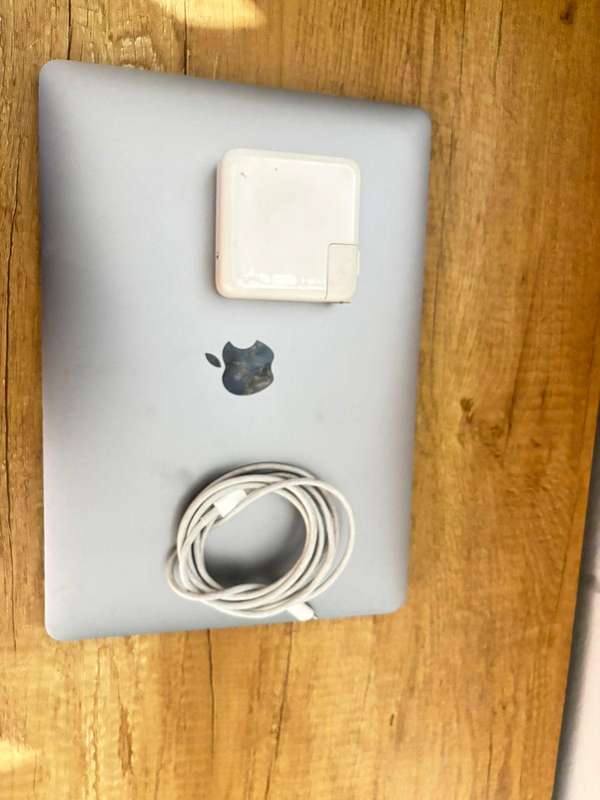 Apple MacBook Pro 13" (2017)  Retina Display, Core i5, 8GB RAM, 128GB SSD  Excellent Condition