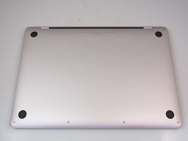 2020 Apple MacBook Pro 13 Retina touch Bar Laptop 8 GB RAM 256 SSD