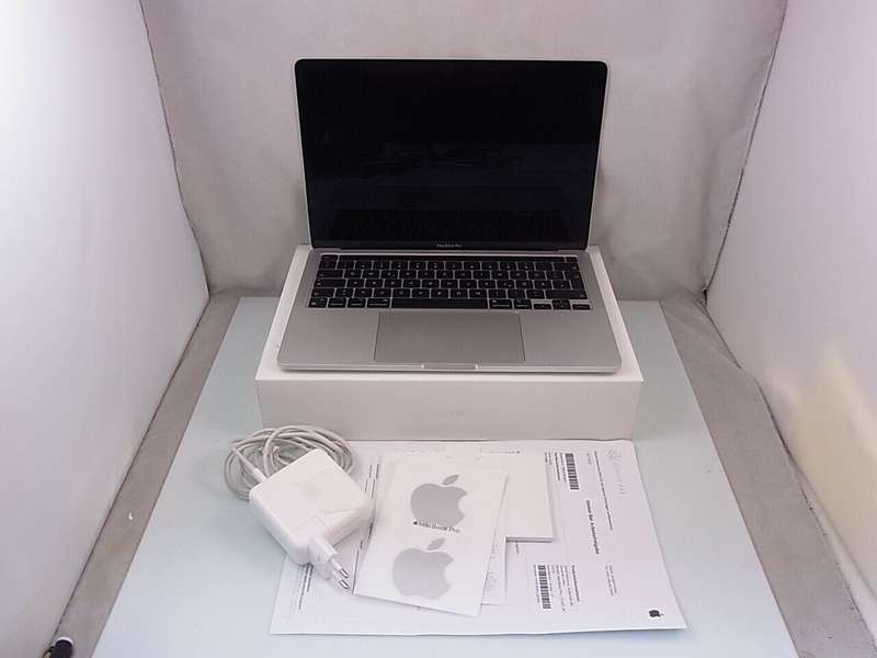 2020 Apple MacBook Pro 13 Retina touch Bar Laptop 8 GB RAM 256 SSD