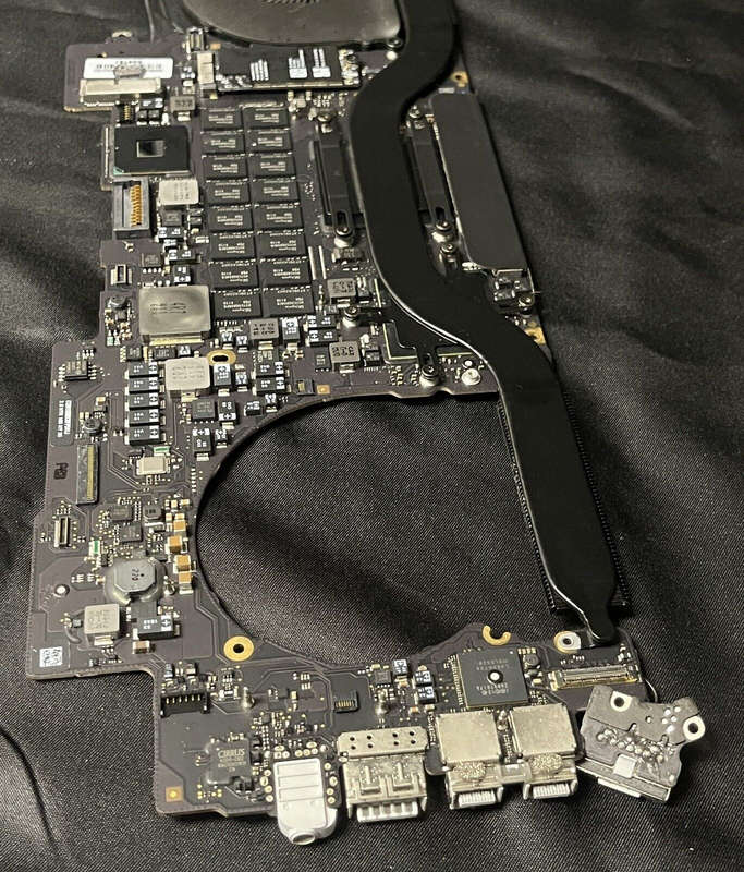 Used OEM Logic Board for MacBook Pro Retina 15" A1398 (Mid 2012) - 820-3332-A / 661-6481