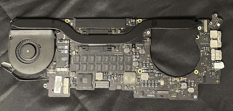 Used OEM Logic Board for MacBook Pro Retina 15" A1398 (Mid 2012) - 820-3332-A / 661-6481