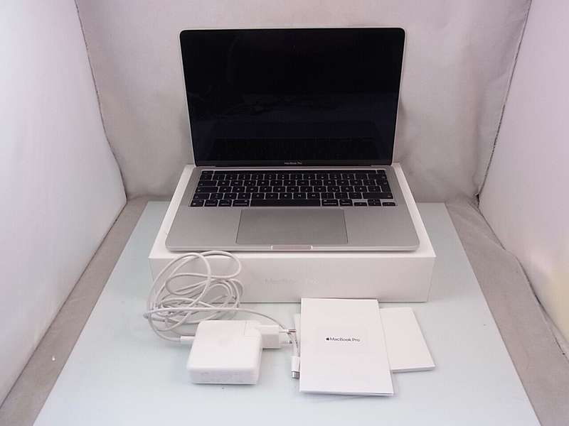 2020 Apple MacBook Pro 13 Retina touch Bar Laptop 8 GB RAM 256 SSD