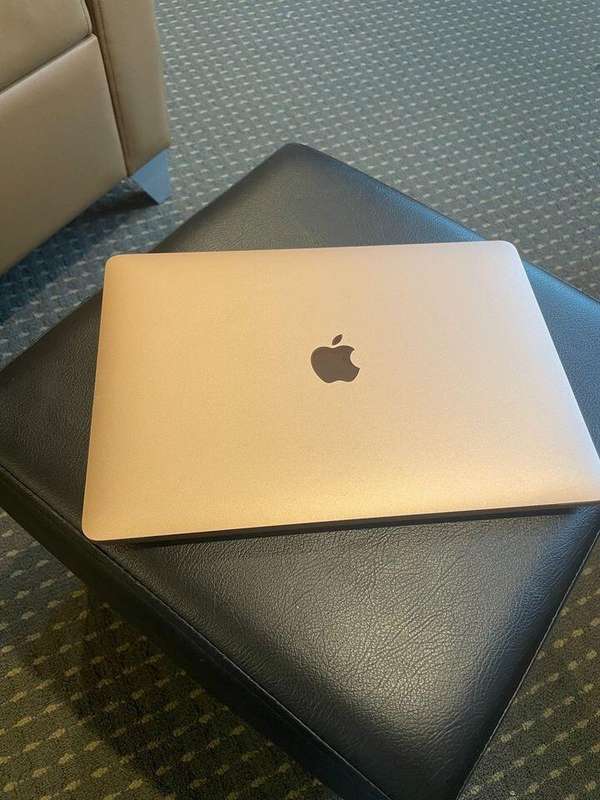 Apple MacBook Air 13" M1 Chip | 256GB SSD | Gold  2020 Model