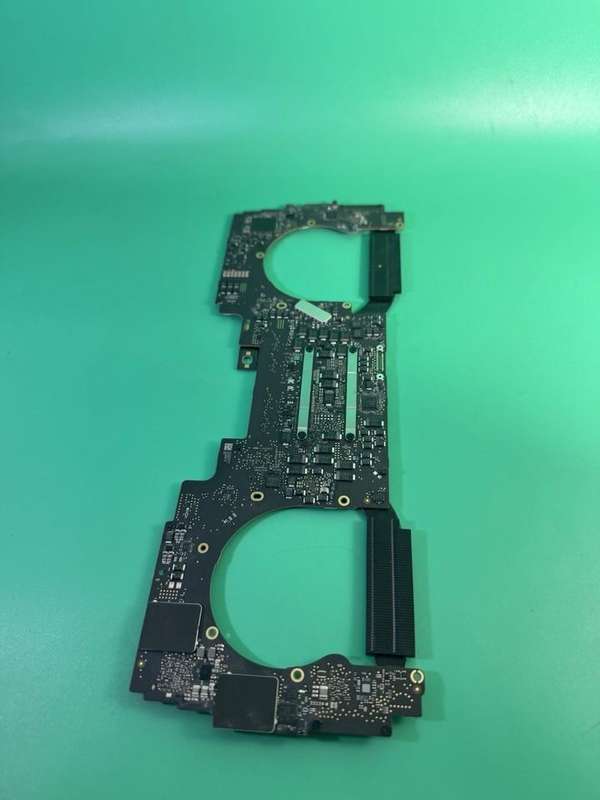 MacBook Pro 13" A1706 (2017) Logic Board | Core i5 3.1GHz | 8GB RAM | 256GB SSD