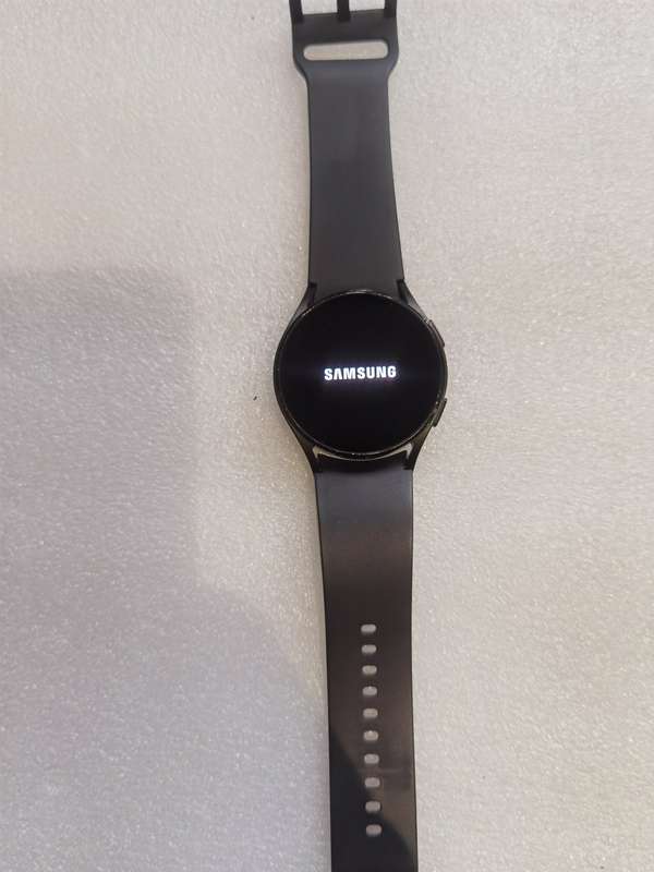 Samsung watch RM-R860 40MM