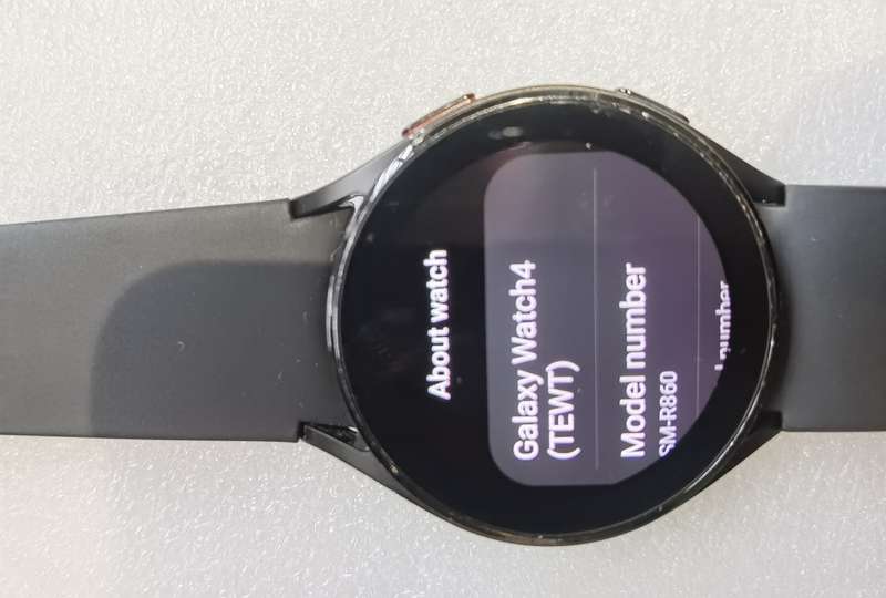 Samsung watch RM-R860 40MM