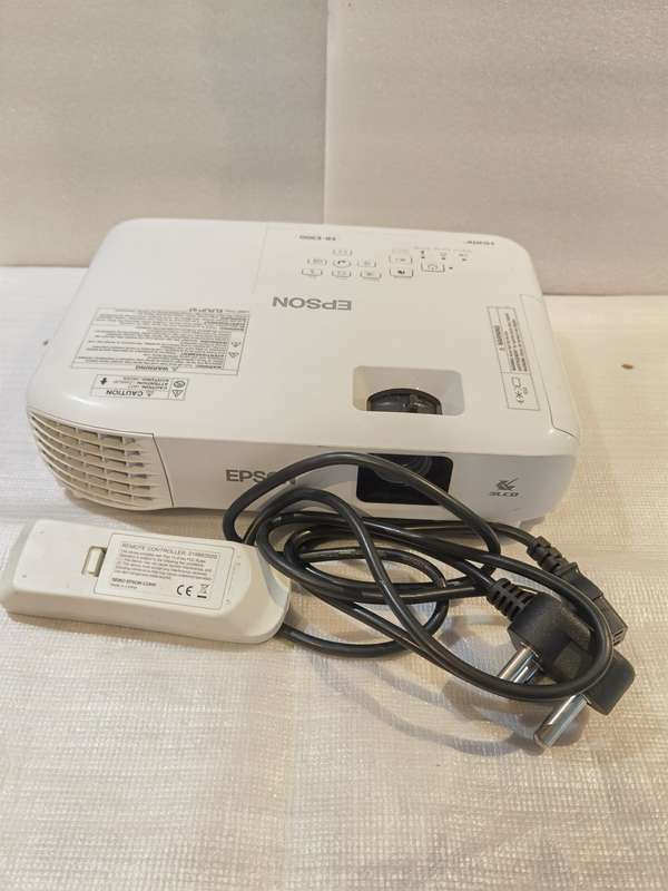 epson projector Epson XGA projector, 3300 lumens EB-E500