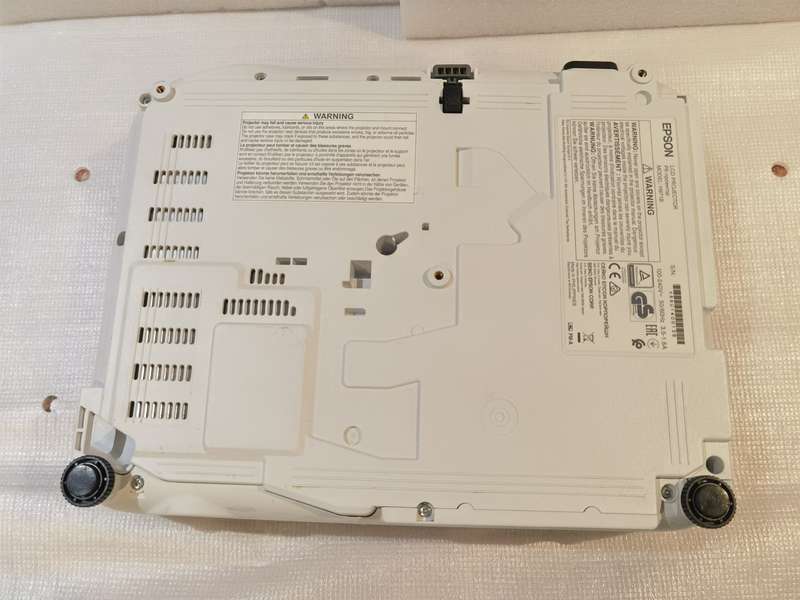 epson projector Epson XGA projector, 3300 lumens EB-E500