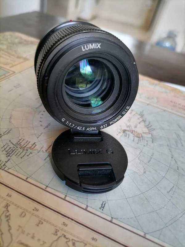 Panasonic Lumix 42.5mm f1.7 ois lens for sale