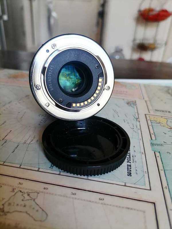 Panasonic Lumix 42.5mm f1.7 ois lens for sale