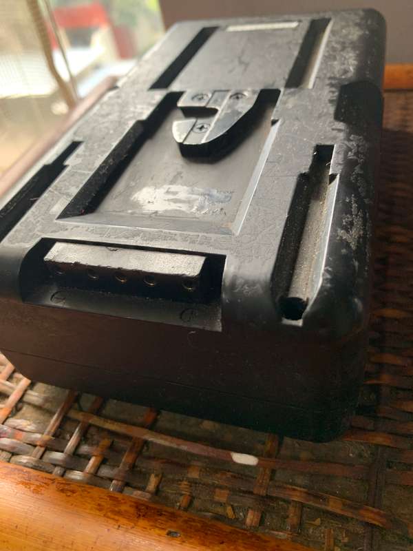 V Lock Battery