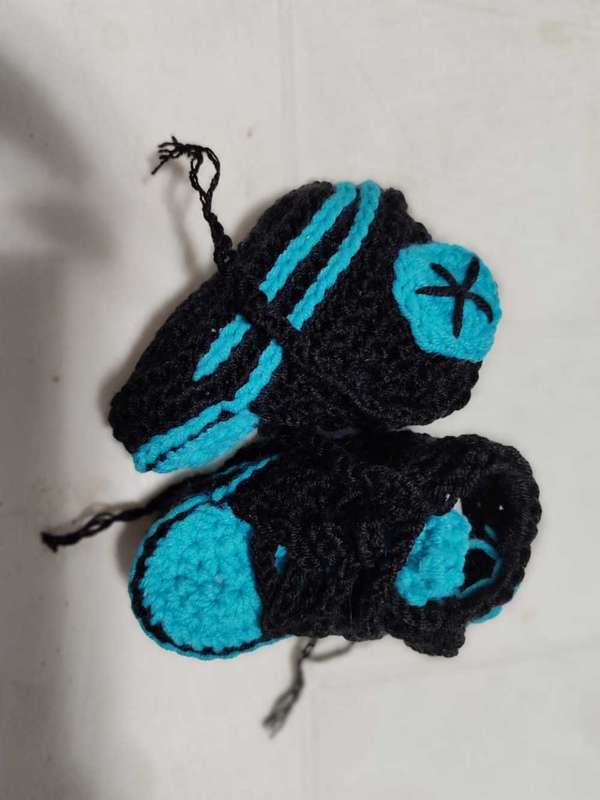 Crochet baby shoes