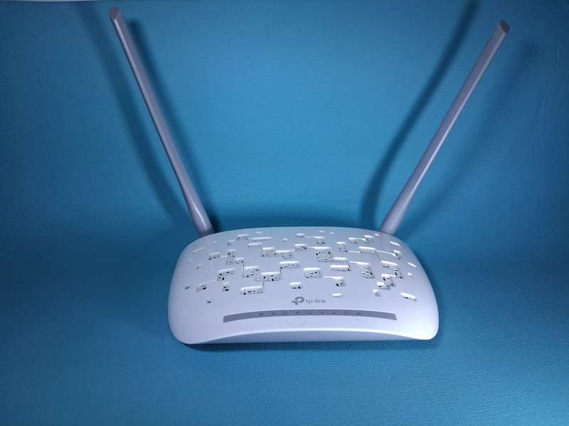 TP-Link TD-W8961N 300Mbps Wireless N ADSL2+ Modem Router  Complete in Box