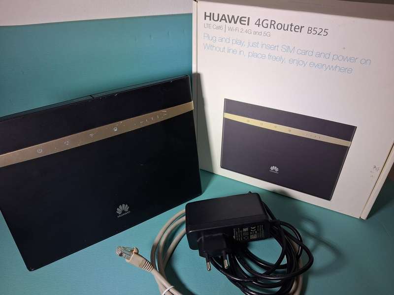 Huawei B525 LTE Router  High-Speed Internet, Excellent Condition