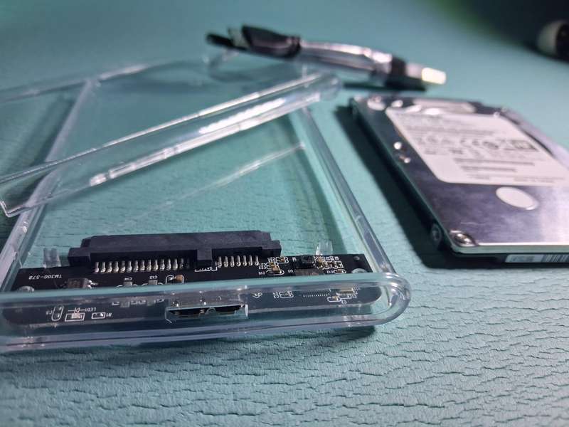 Bundle Deal: Ultra-Fast USB 3.1 Transparent HDD Enclosure + Toshiba 500GB 2.5" Drive