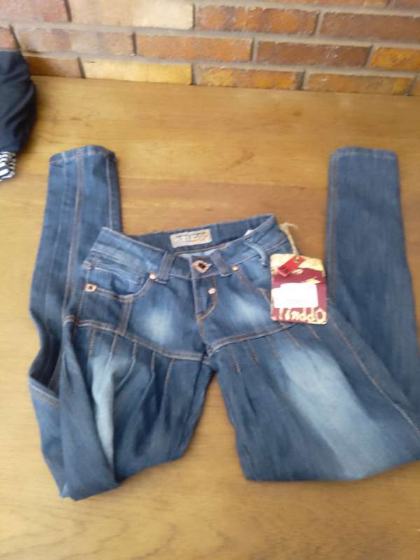 Bulk clothing (80+ items