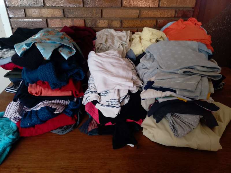 Bulk clothing (80+ items