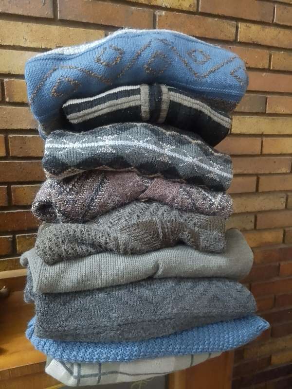 9 x Mens Jerseys