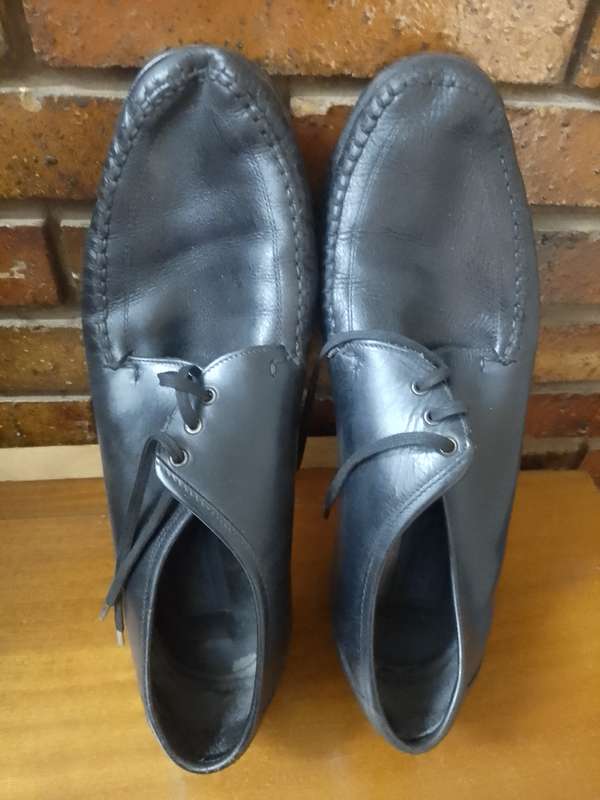 Mens shoes size 10