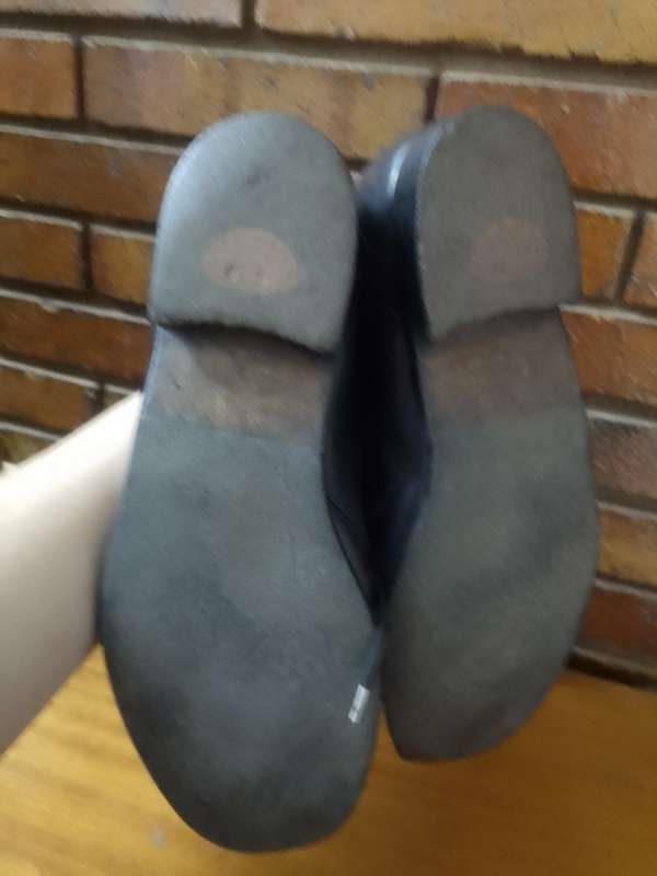 Mens shoes size 10