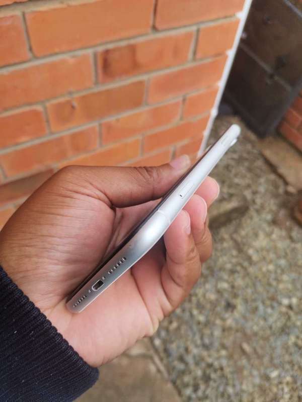 Iphone xr 64gig