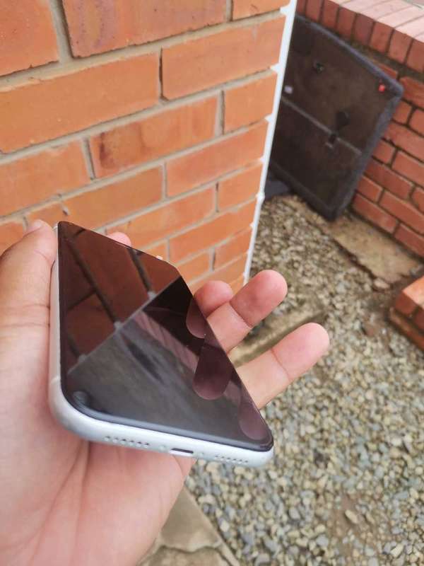 Iphone xr 64gig