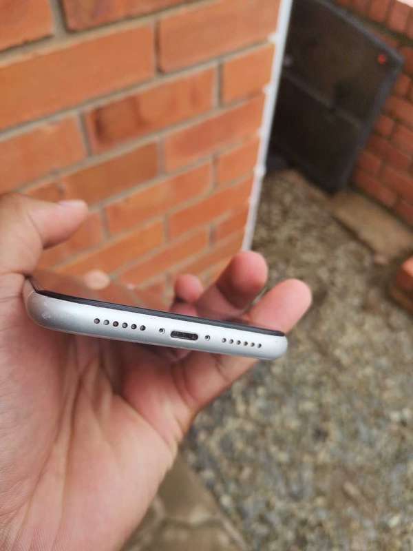Iphone xr 64gig