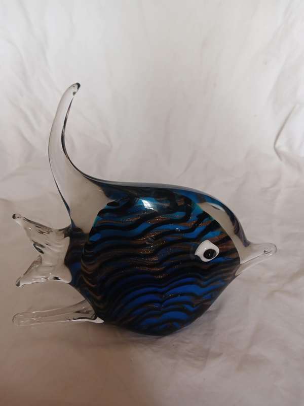 X Glass Murano style Angle fish 6W x 20L X 16cm H no crack or chip