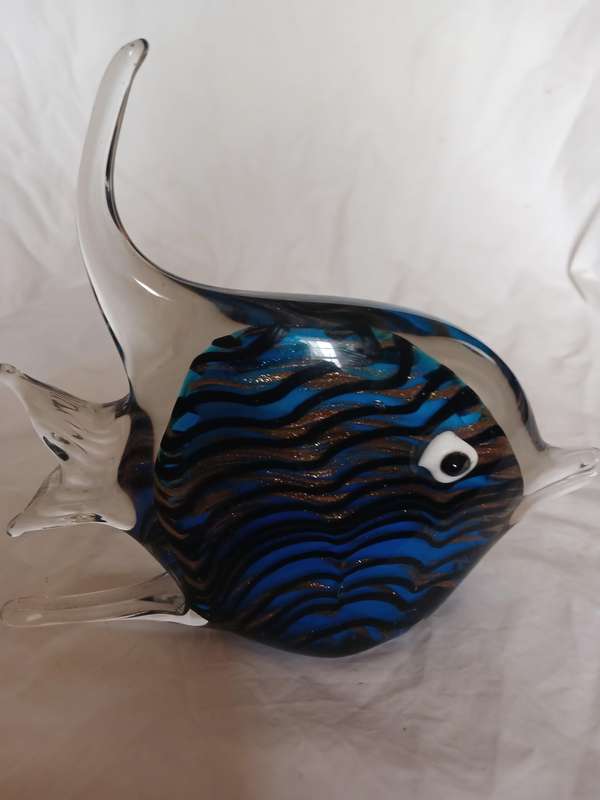 X Glass Murano style Angle fish 6W x 20L X 16cm H no crack or chip