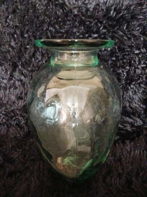 Glass vase heart shape 15W x 25L x 26cm H no chip or crack