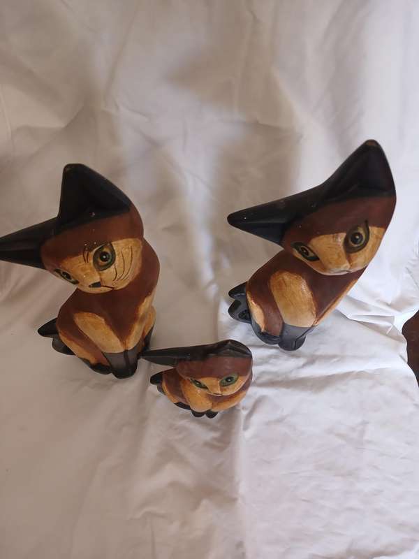 Wooden cat ornaments set of three 1 x 20cm and 2 x 30cm